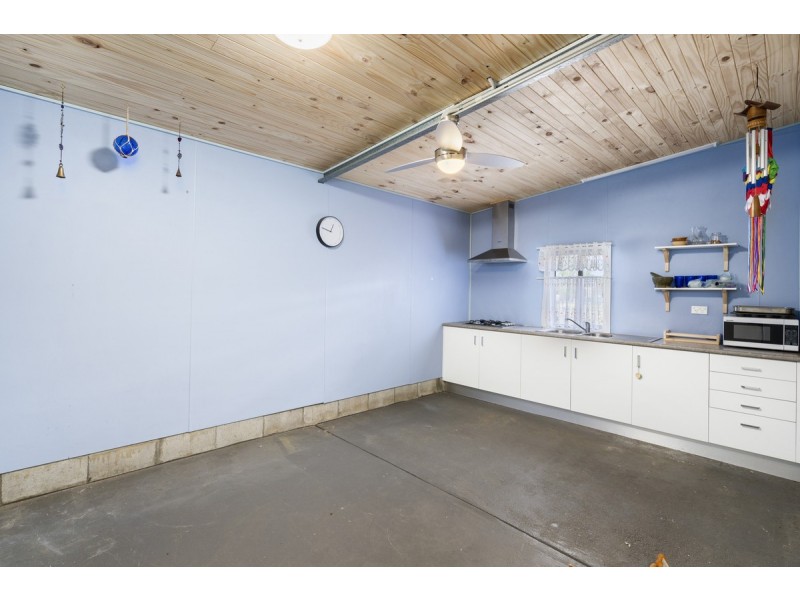 1 Larch Road, Tamborine QLD 4270