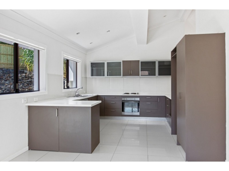 9 Willamulka Avenue, Ashmore QLD 4214