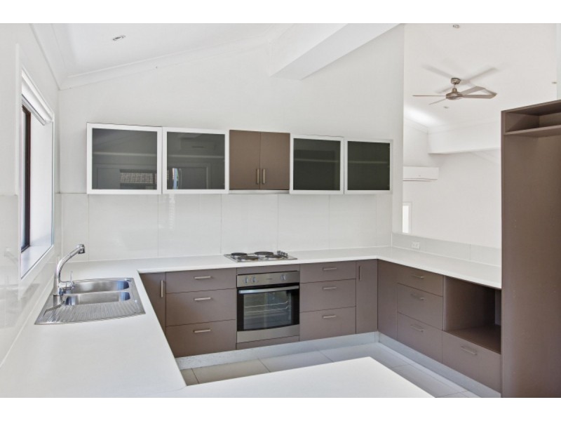 9 Willamulka Avenue, Ashmore QLD 4214