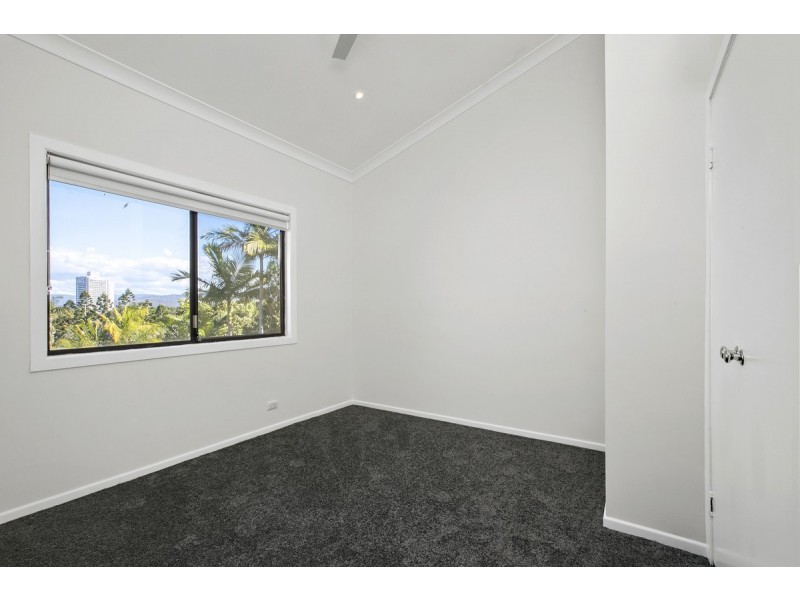 9 Willamulka Avenue, Ashmore QLD 4214