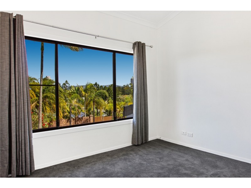 9 Willamulka Avenue, Ashmore QLD 4214