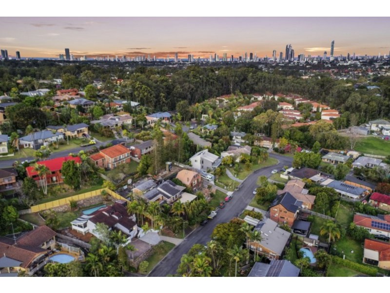 9 Willamulka Avenue, Ashmore QLD 4214