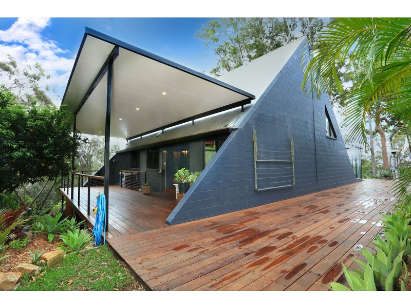 349 Henri Robert Drive, Clagiraba QLD 4211