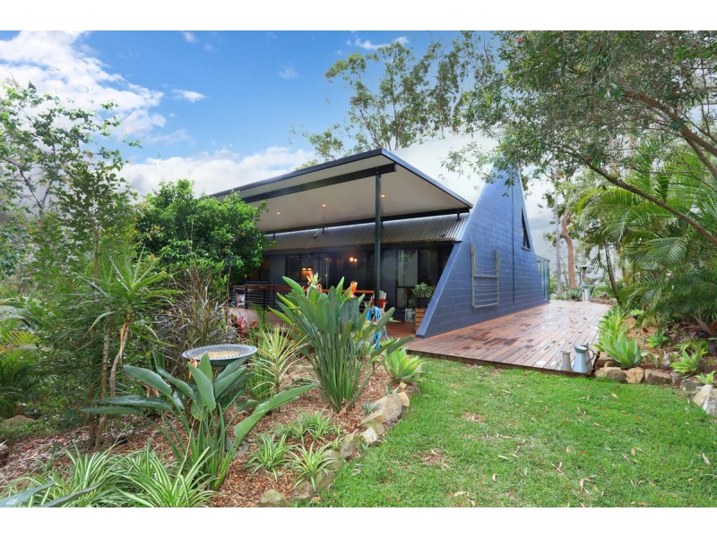 349 Henri Robert Drive, Clagiraba QLD 4211