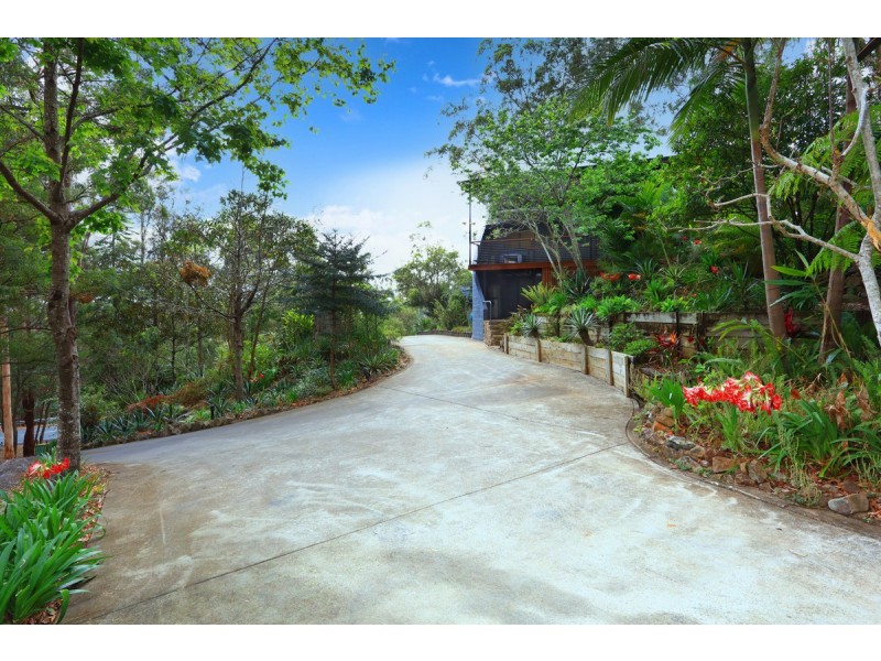 349 Henri Robert Drive, Clagiraba QLD 4211