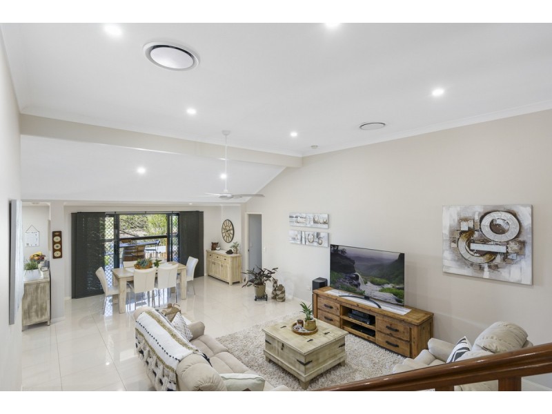 65 Paddington Drive, Carrara QLD 4211