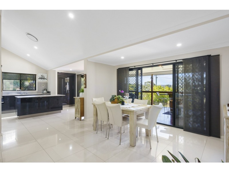 65 Paddington Drive, Carrara QLD 4211