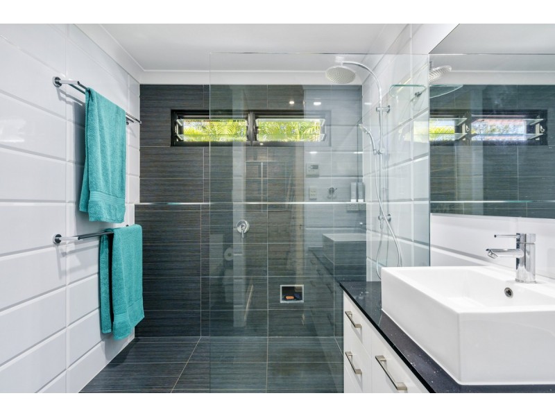 65 Paddington Drive, Carrara QLD 4211