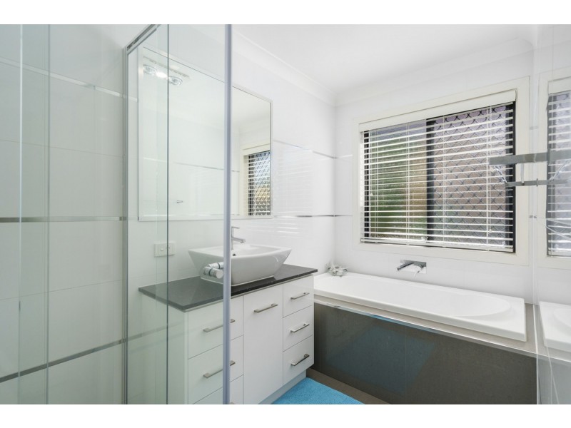 65 Paddington Drive, Carrara QLD 4211