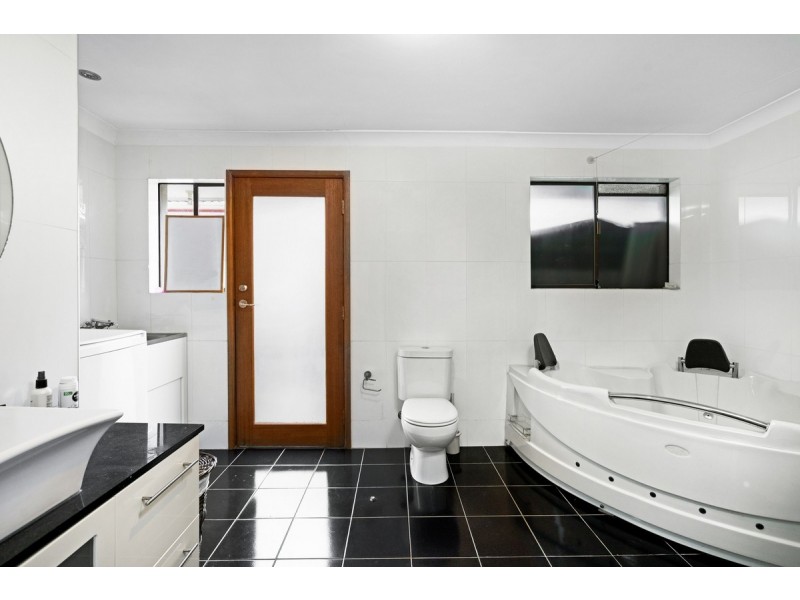 67 Nerang River Drive, Nerang QLD 4211
