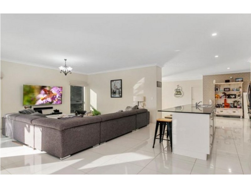 1 Sunbird Court, Gilston QLD 4211