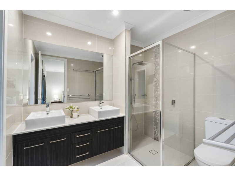 2/48 Brookfield Court, Nerang QLD 4211