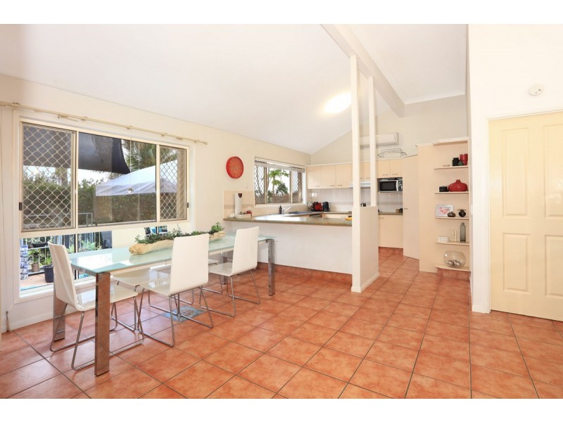 69 Paddington Drive, Carrara QLD 4211
