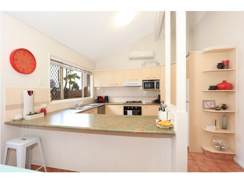 69 Paddington Drive, Carrara QLD 4211