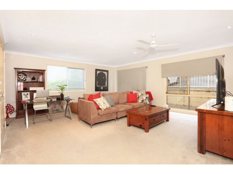 69 Paddington Drive, Carrara QLD 4211