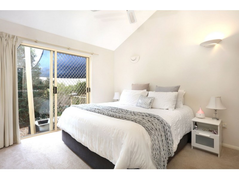 69 Paddington Drive, Carrara QLD 4211