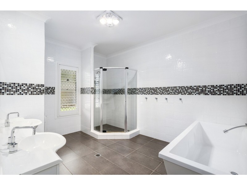 34 Lawnhill Drive, Nerang QLD 4211