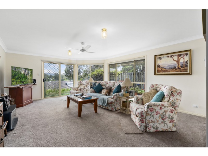 8 Nikau Crescent, Nerang QLD 4211