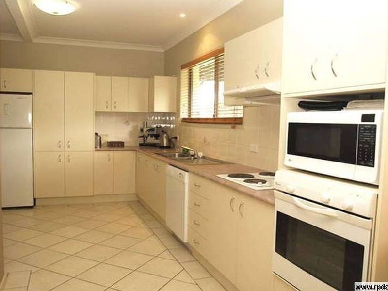 2 Carole Drive, Nerang QLD 4211