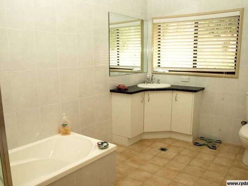 2 Carole Drive, Nerang QLD 4211