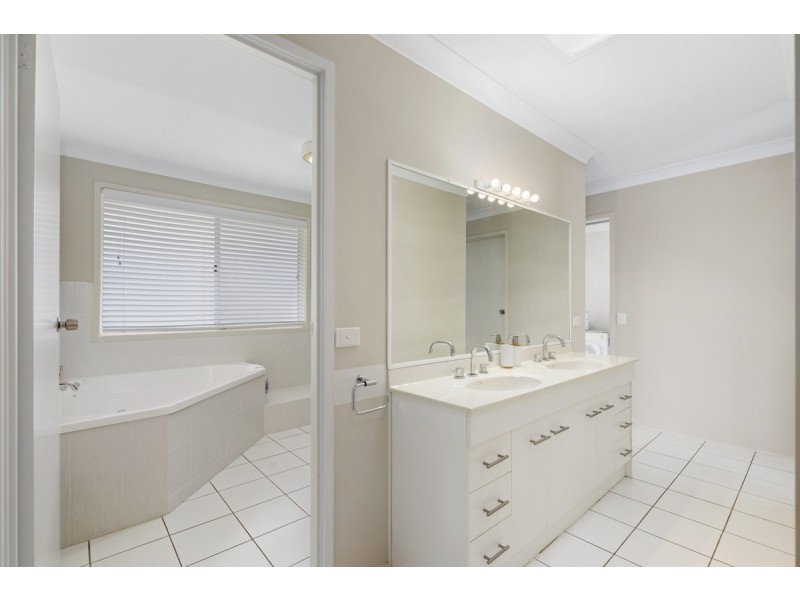 29 Michelmore Road, Carrara QLD 4211