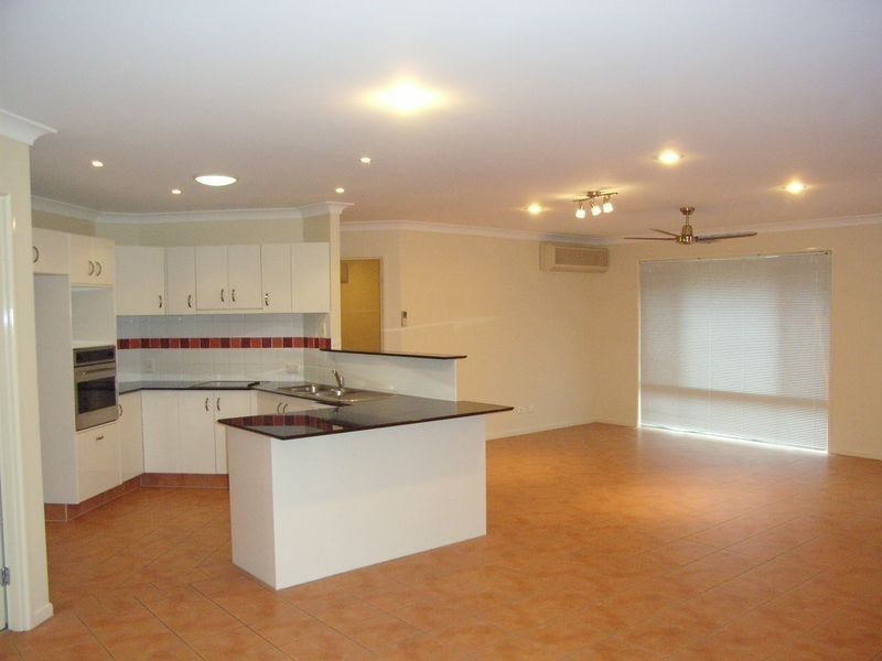 14 Rhiannon Drive, Ashmore QLD 4214