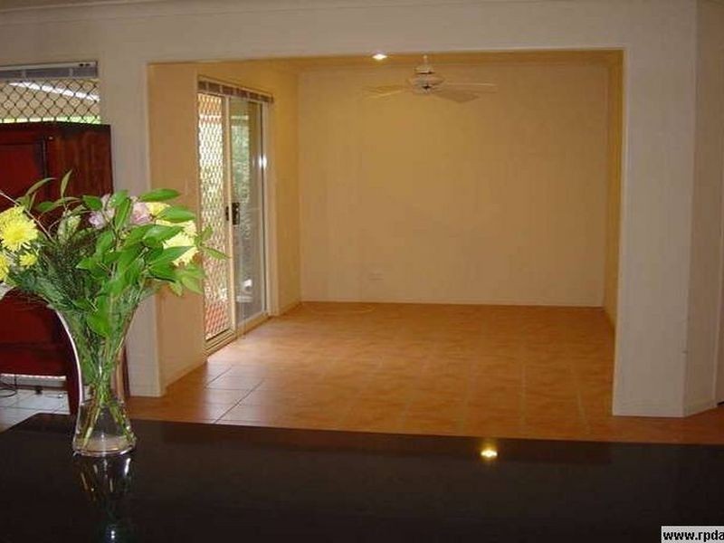 14 Rhiannon Drive, Ashmore QLD 4214