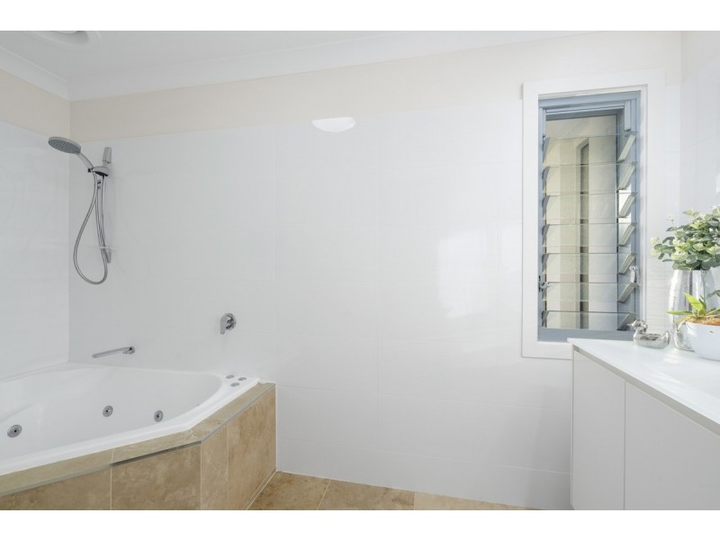 12 Daimler Drive, Bundall QLD 4217