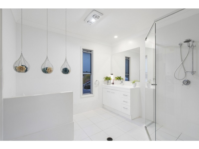 12 Daimler Drive, Bundall QLD 4217