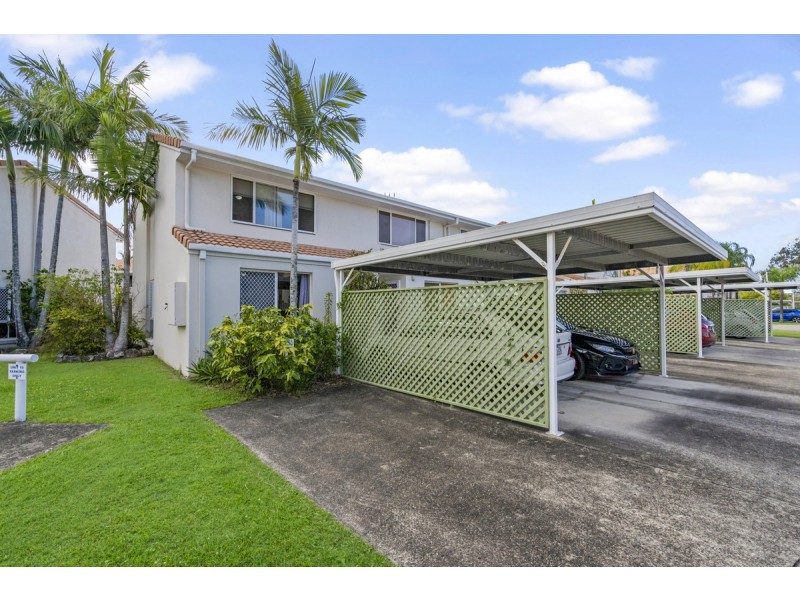 13/125 Pappas Way, Nerang QLD 4211