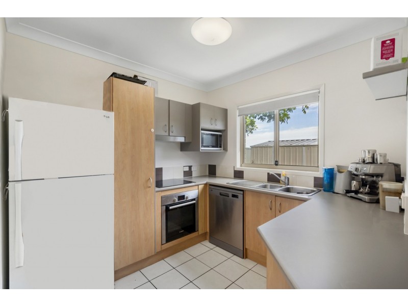 2/21 Hellman Street, Molendinar QLD 4214