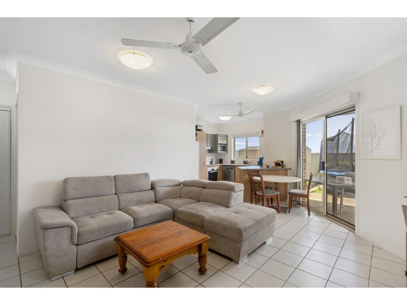 2/21 Hellman Street, Molendinar QLD 4214