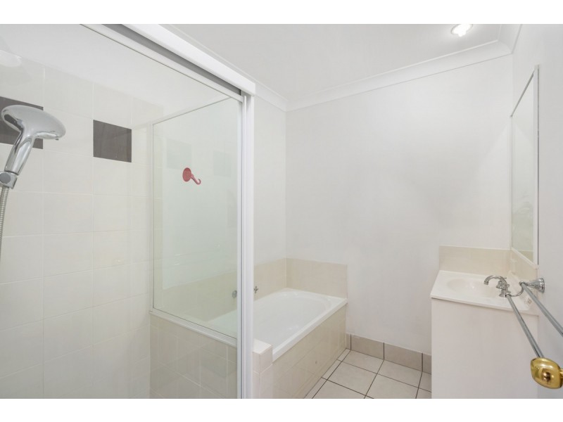 2/21 Hellman Street, Molendinar QLD 4214