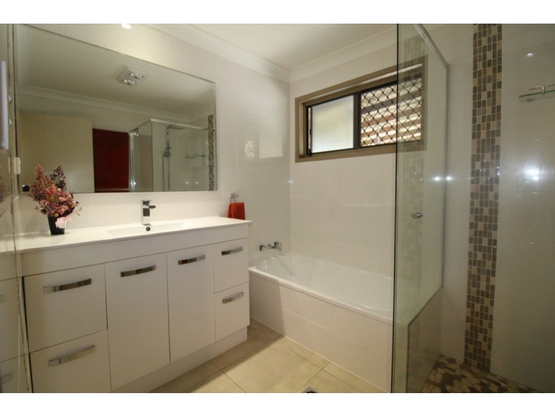 13 Alexander Drive, Highland Park QLD 4211