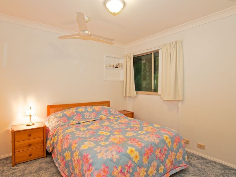 27 Piccadilly Place, Highland Park QLD 4211