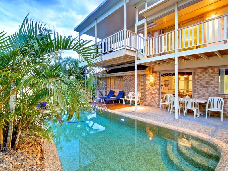 27 Piccadilly Place, Highland Park QLD 4211