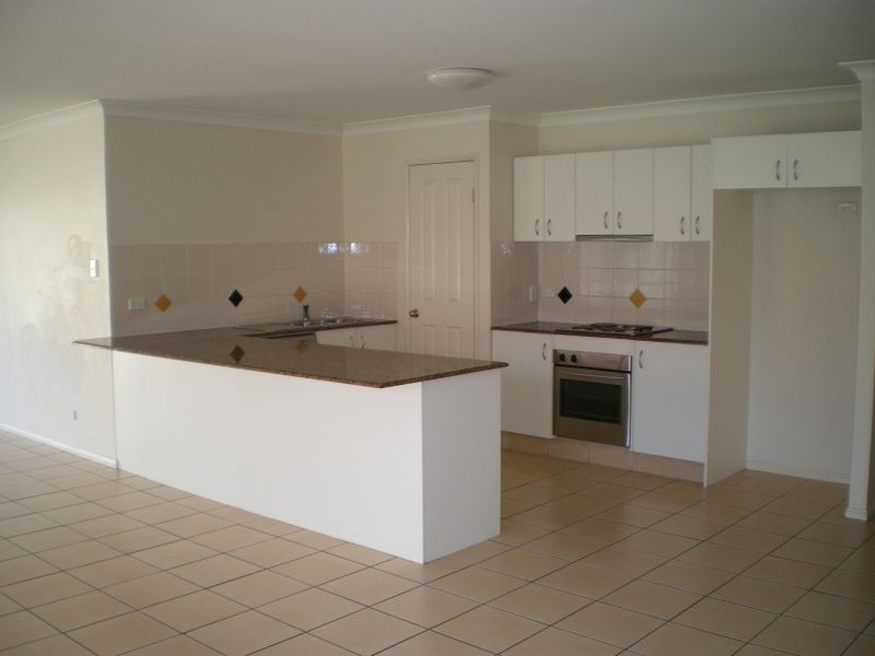 32 Gumleaf Drive, Molendinar QLD 4214