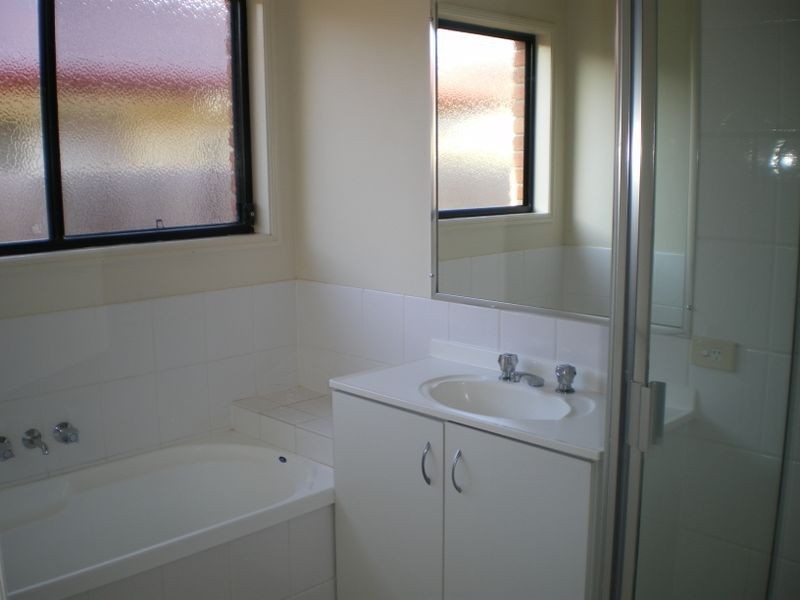 32 Gumleaf Drive, Molendinar QLD 4214