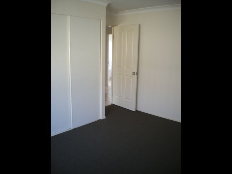 32 Gumleaf Drive, Molendinar QLD 4214