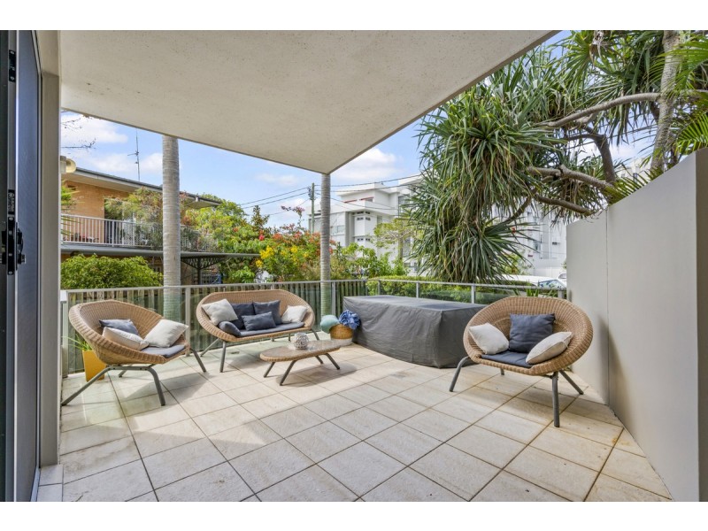 1/24 Tarcoola Crescent, Surfers Paradise QLD 4217