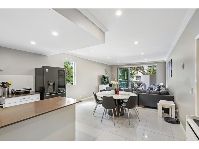 1/24 Tarcoola Crescent, Surfers Paradise QLD 4217