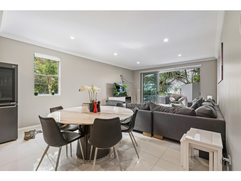 1/24 Tarcoola Crescent, Surfers Paradise QLD 4217