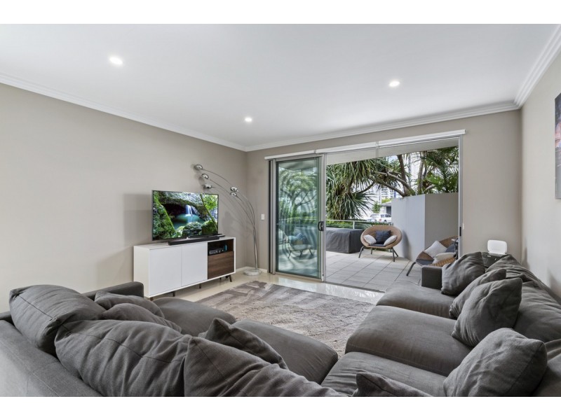 1/24 Tarcoola Crescent, Surfers Paradise QLD 4217