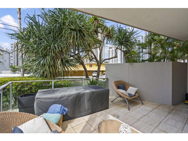 1/24 Tarcoola Crescent, Surfers Paradise QLD 4217