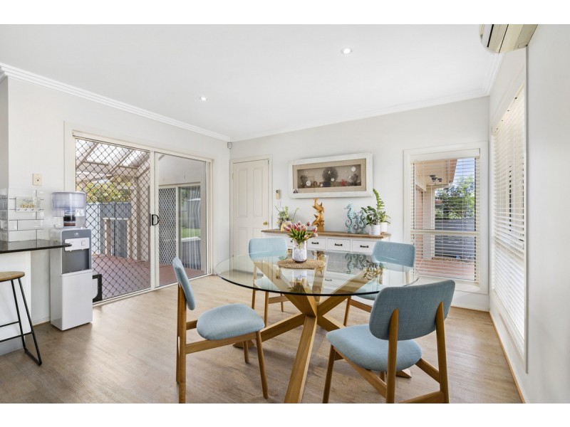 1/2 Rivage Place, Highland Park QLD 4211