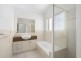 1/2 Rivage Place, Highland Park QLD 4211