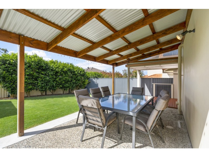 1/2 Rivage Place, Highland Park QLD 4211