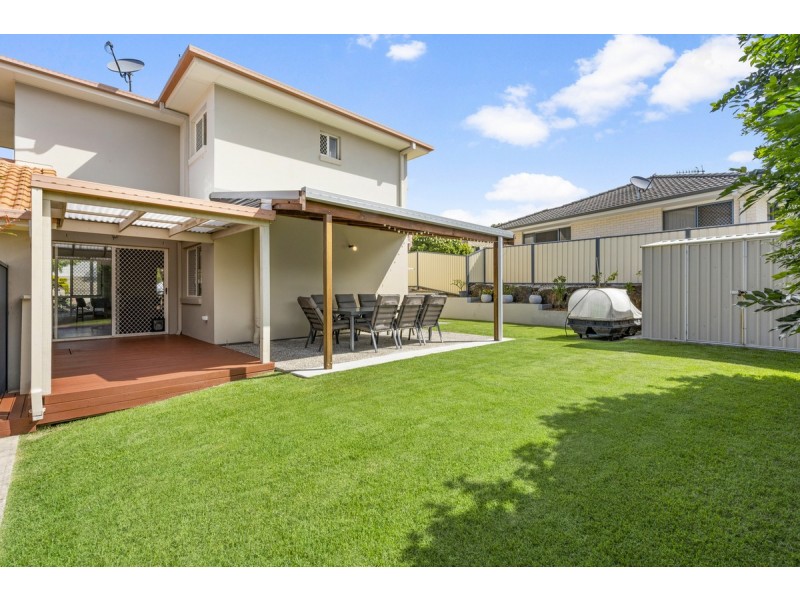 1/2 Rivage Place, Highland Park QLD 4211