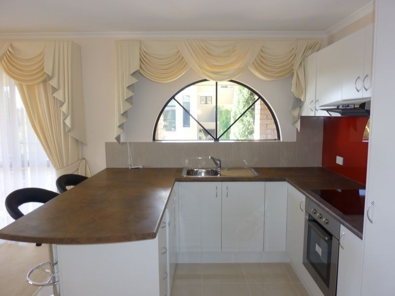 10a Rivage Place, Highland Park QLD 4211