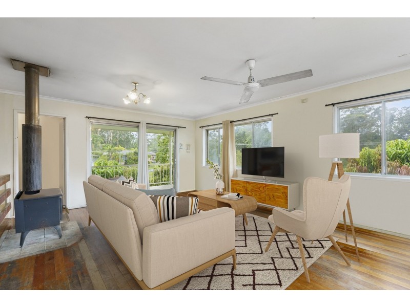 16 Blaxland Avenue, Molendinar QLD 4214